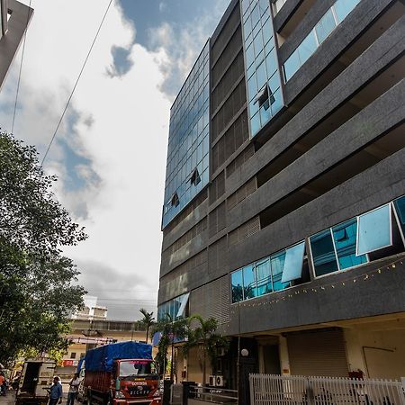 Oyo 9328 Empire Suite Νάβι Μουμπάι Εξωτερικό φωτογραφία