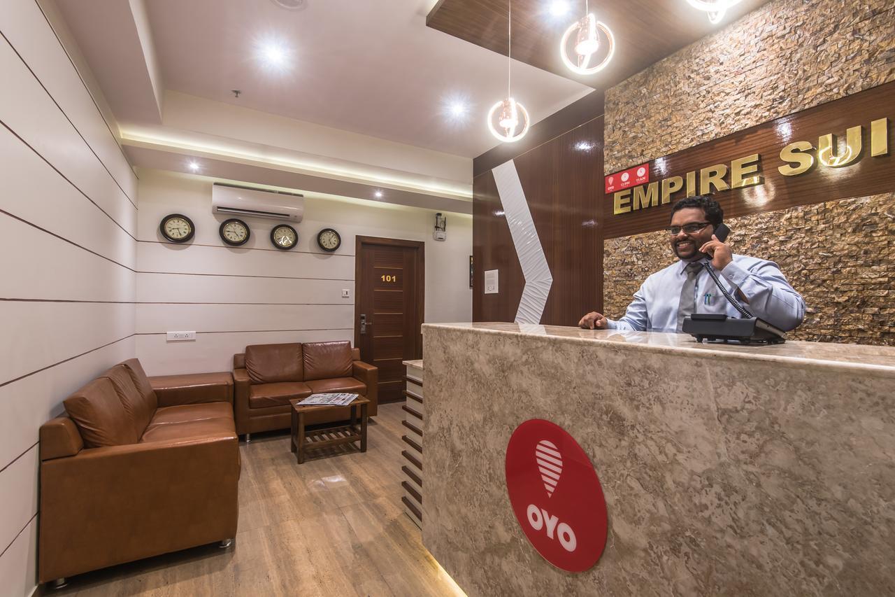 Oyo 9328 Empire Suite Νάβι Μουμπάι Εξωτερικό φωτογραφία